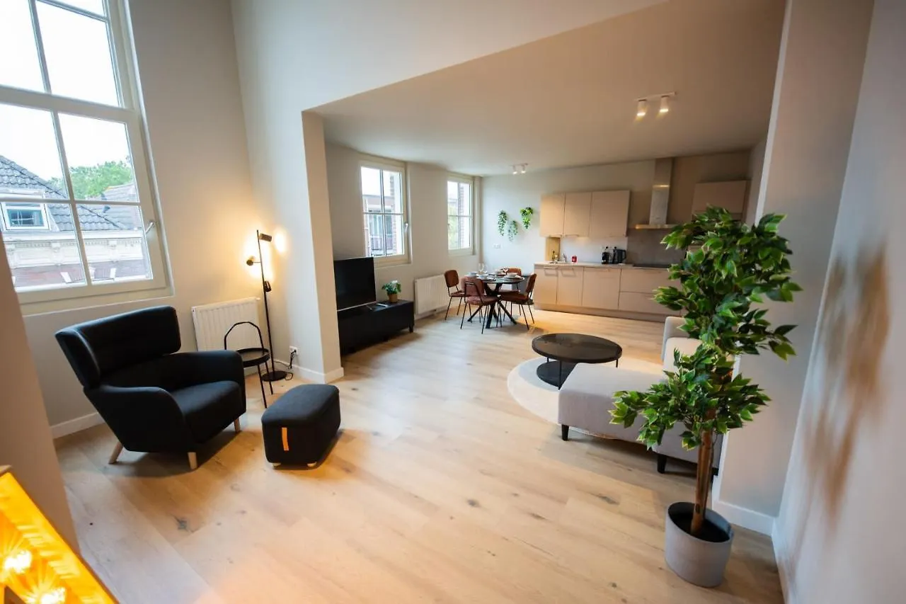 Ample 3 Bedroom Apartment Rotterdam Netherlands