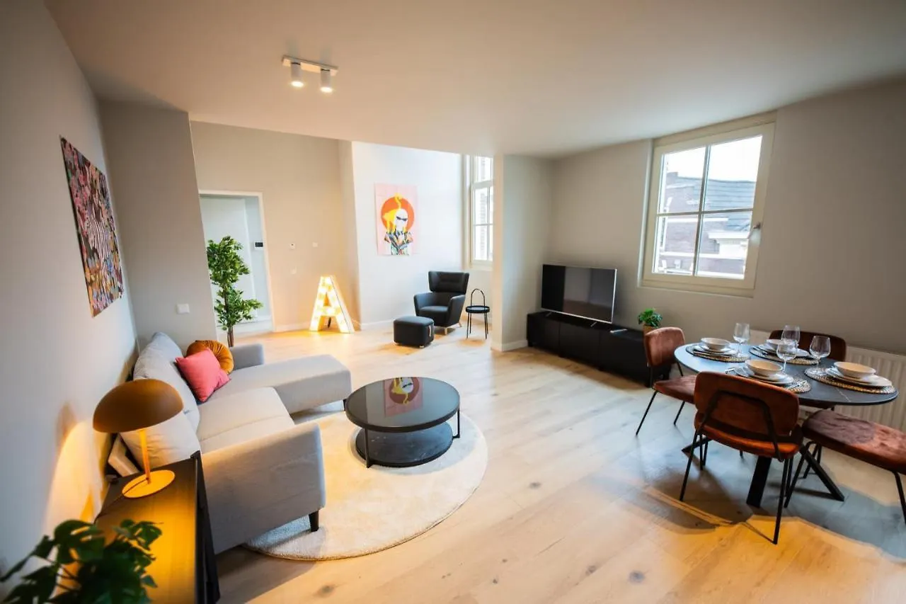 Ample 3 Bedroom Apartment Rotterdam Netherlands
