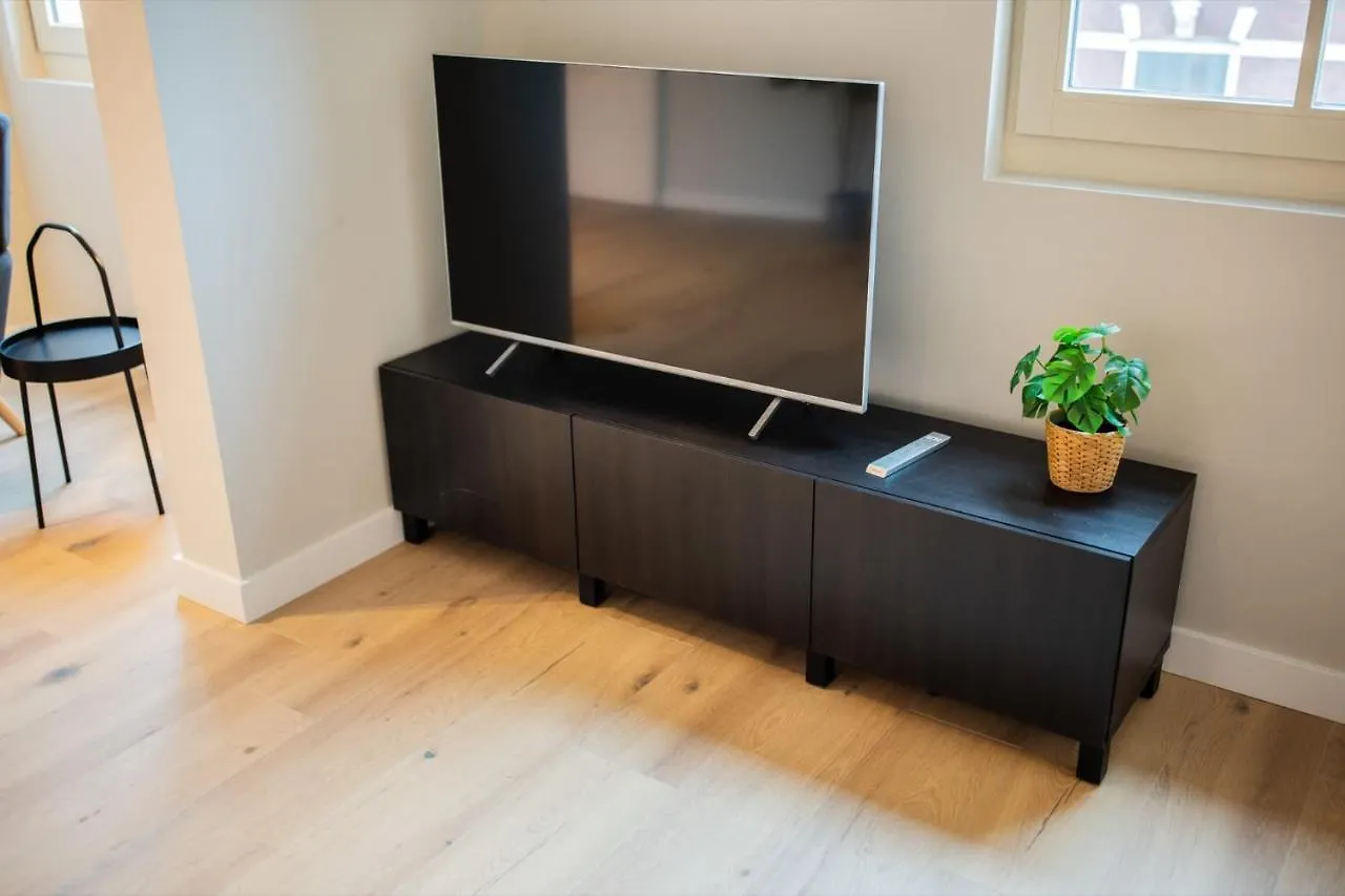 Ample 3 Bedroom Apartment Rotterdam 0*,  Netherlands