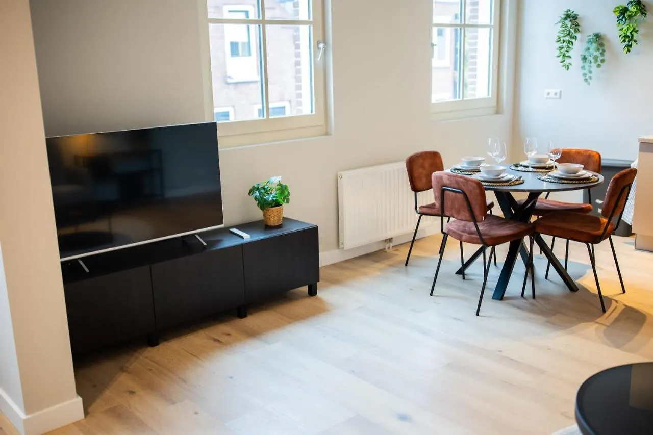 Ample 3 Bedroom Apartment Rotterdam