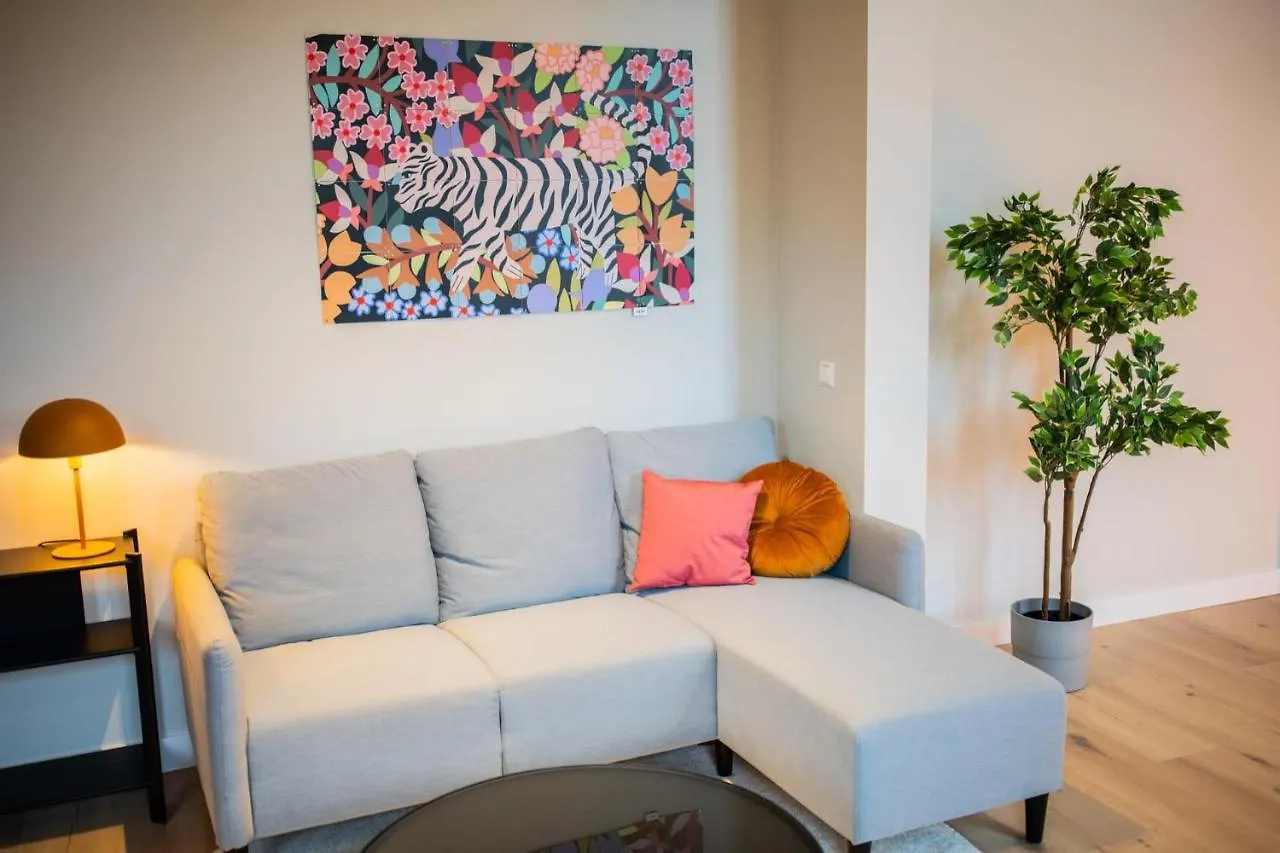 Ample 3 Bedroom Apartment Rotterdam