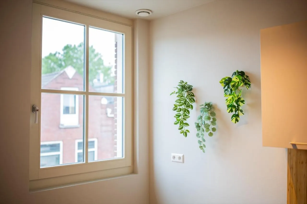 Ample 3 Bedroom Apartment Rotterdam Netherlands