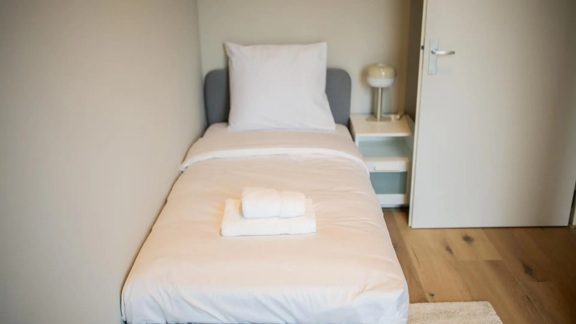 Ample 3 Bedroom Apartment Rotterdam