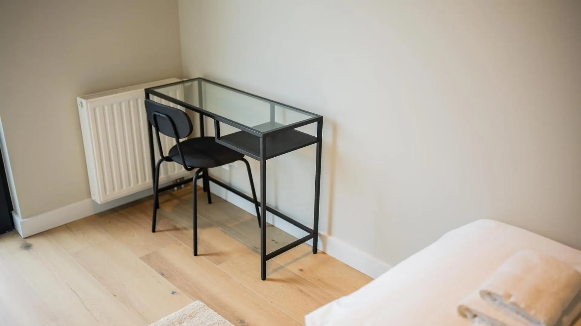 Ample 3 Bedroom Apartment Rotterdam