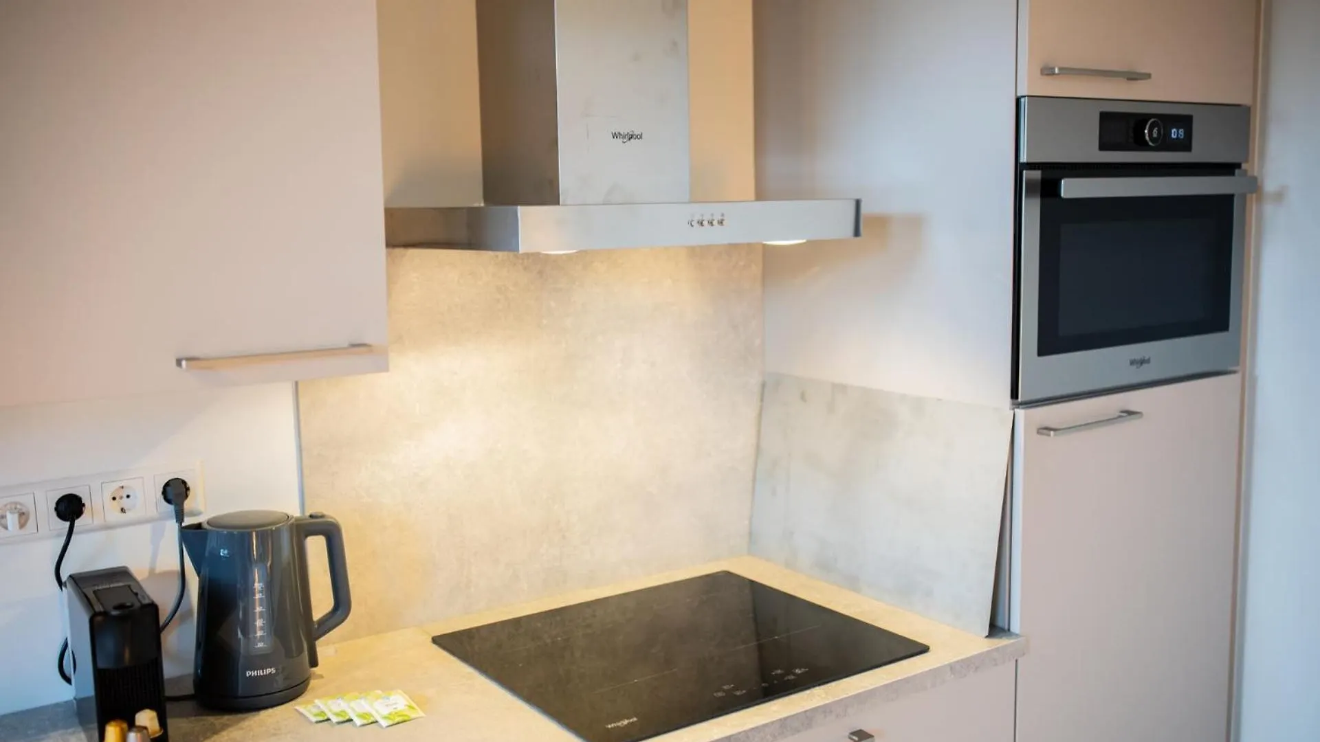 Ample 3 Bedroom Apartment Rotterdam